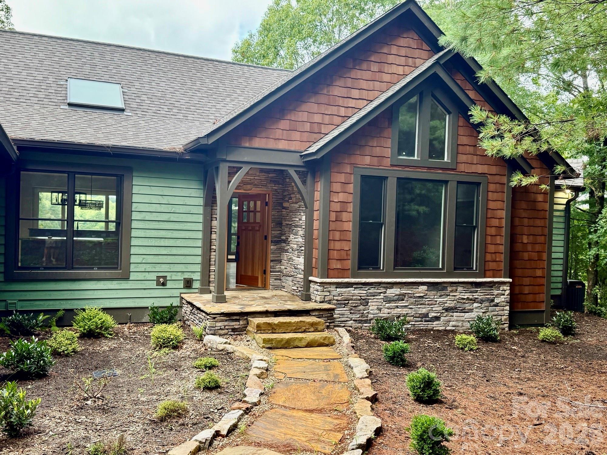 5039 Connestee Trail