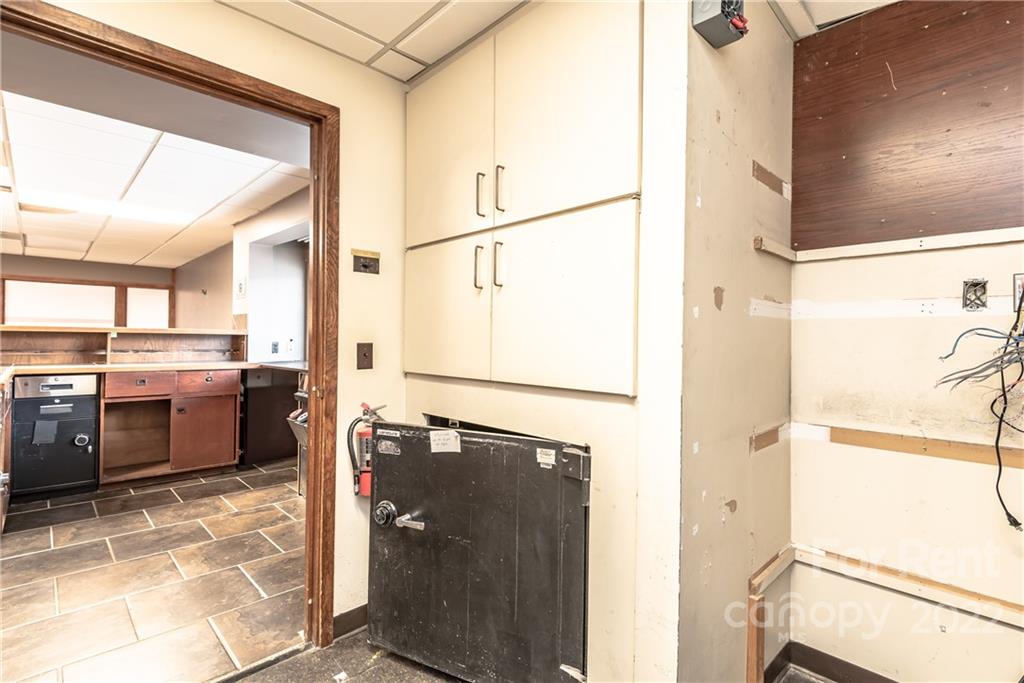 None - Commercial Lease