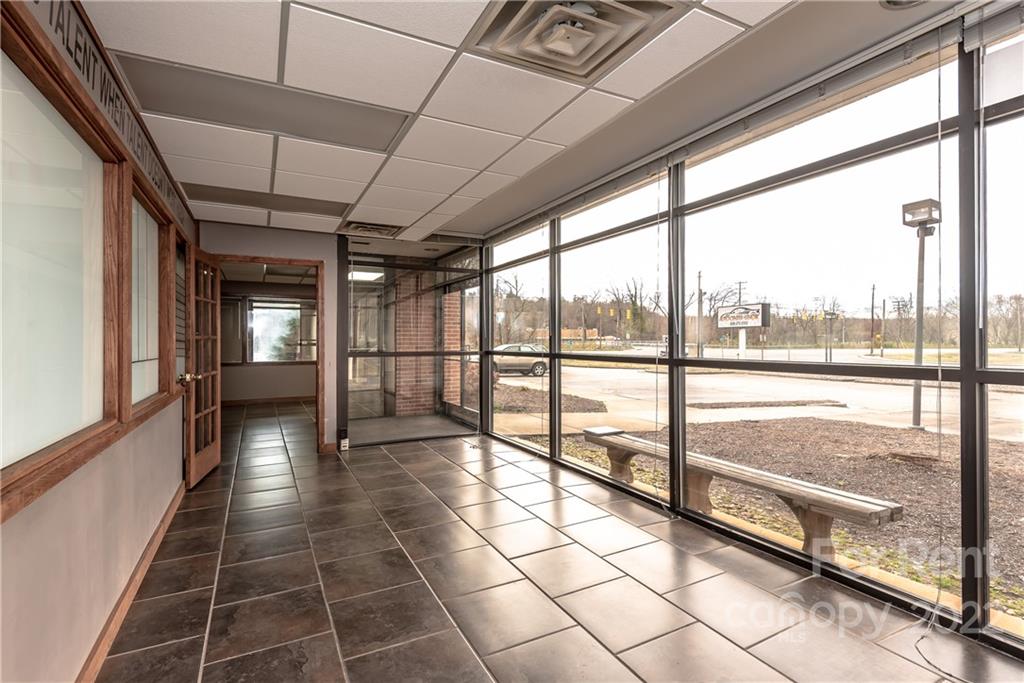 None - Commercial Lease