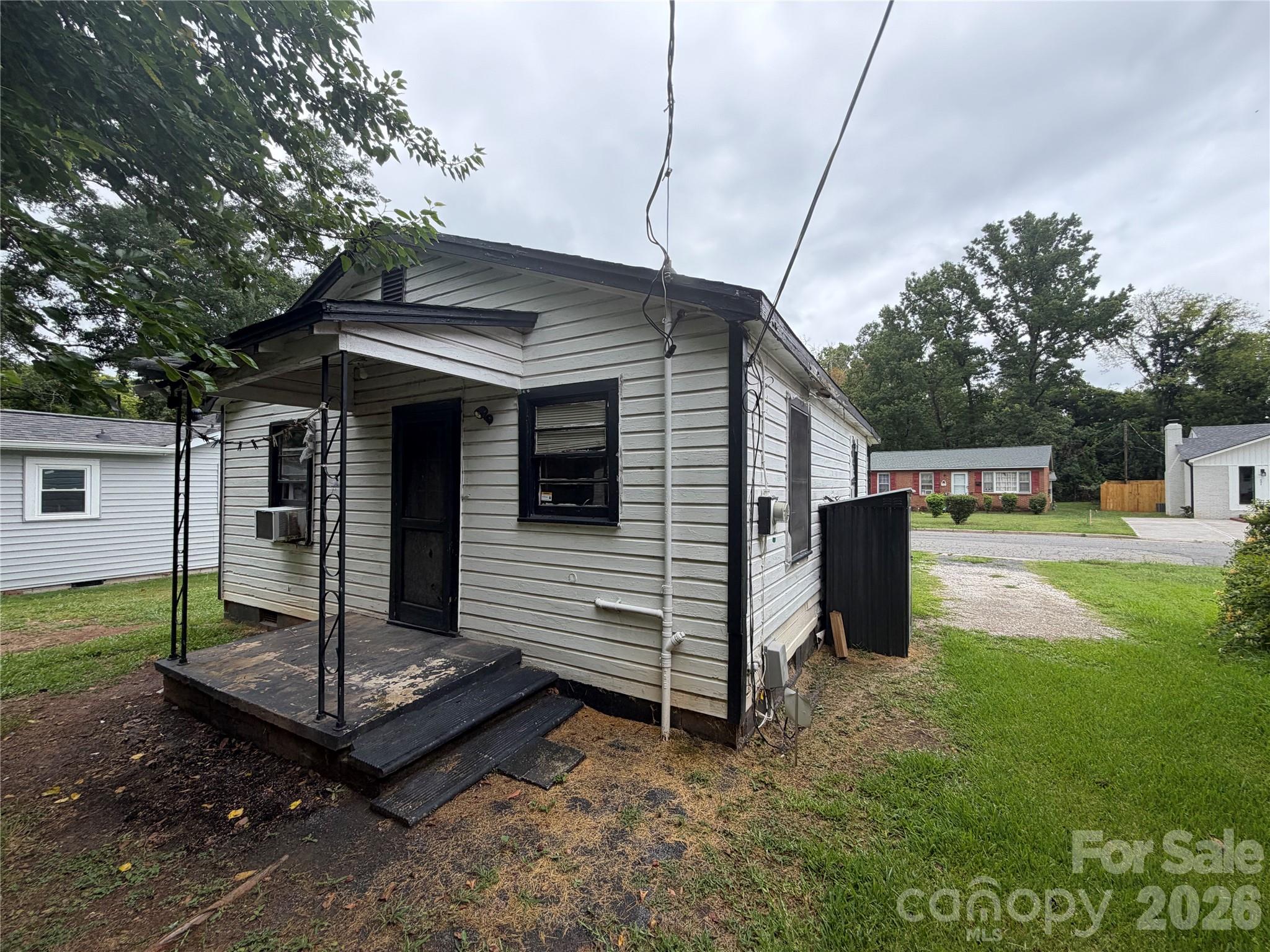 609 Clarinda Street