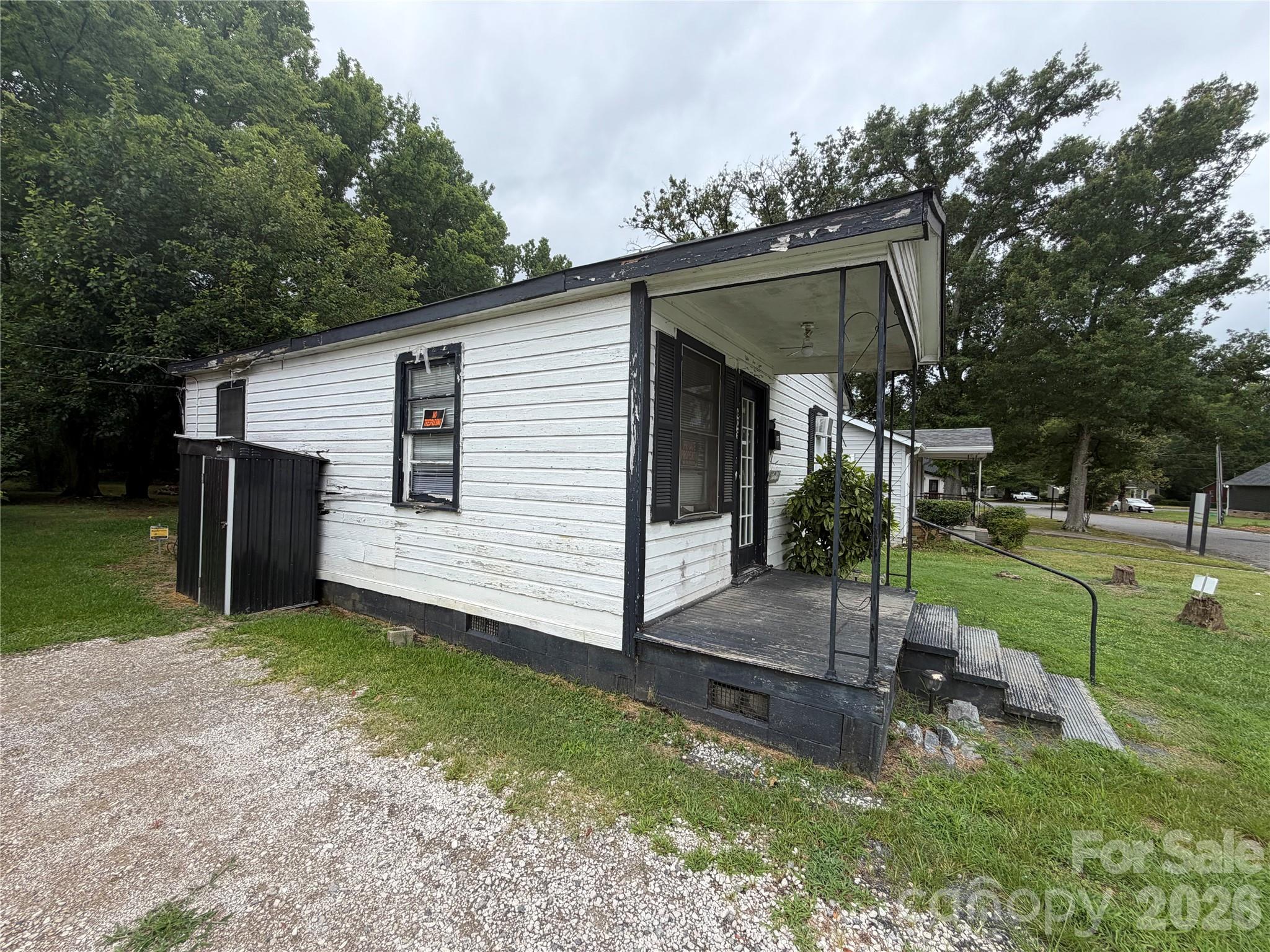 609 Clarinda Street
