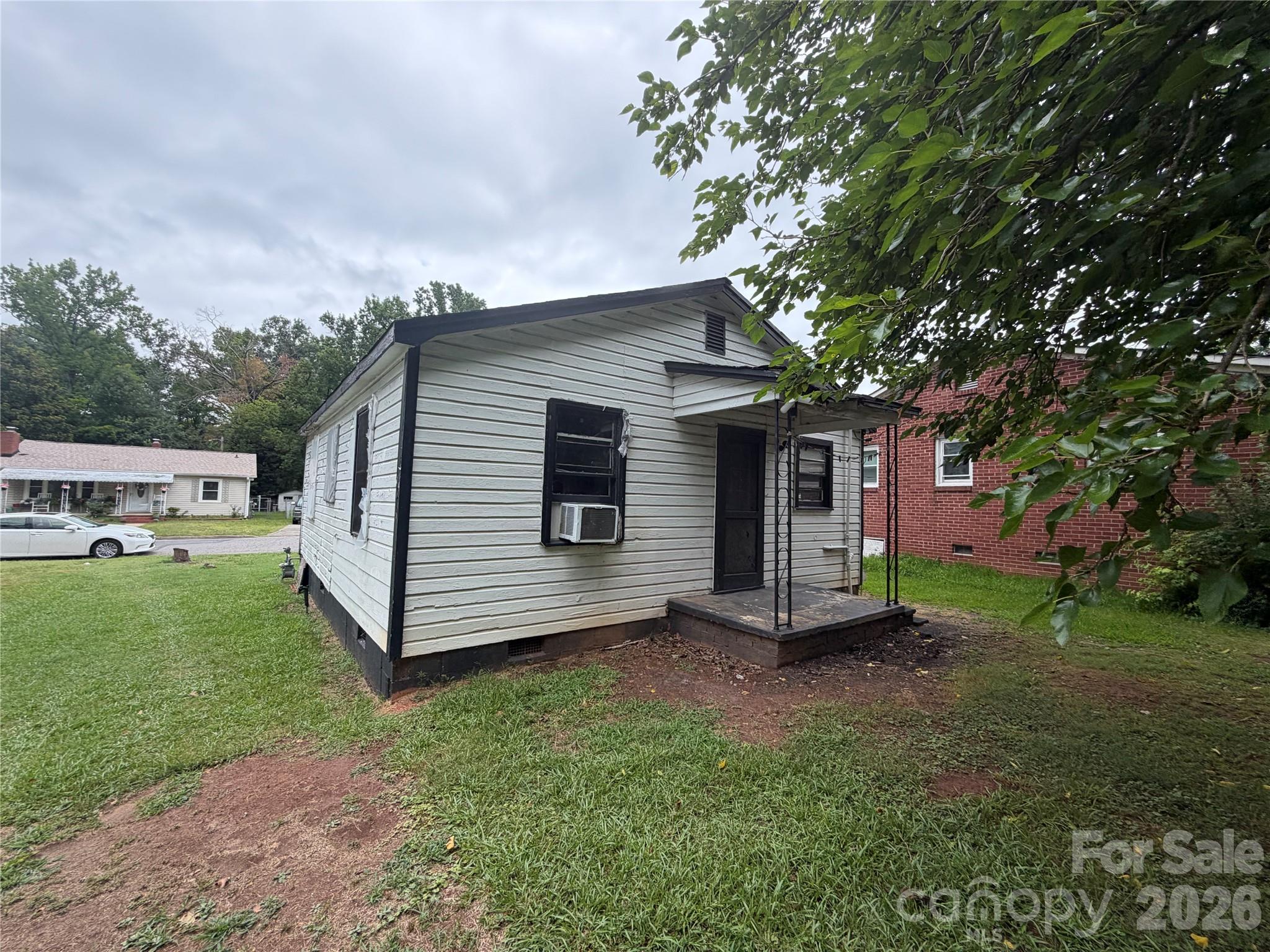 609 Clarinda Street