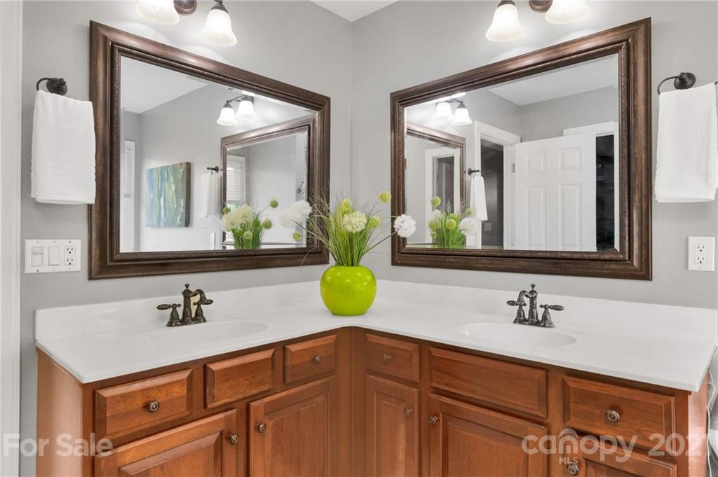 Hunter Oaks - Residential