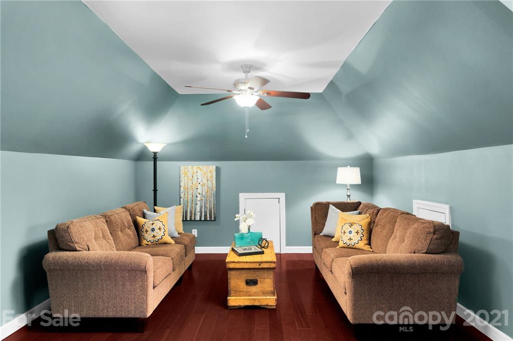 Hunter Oaks - Residential