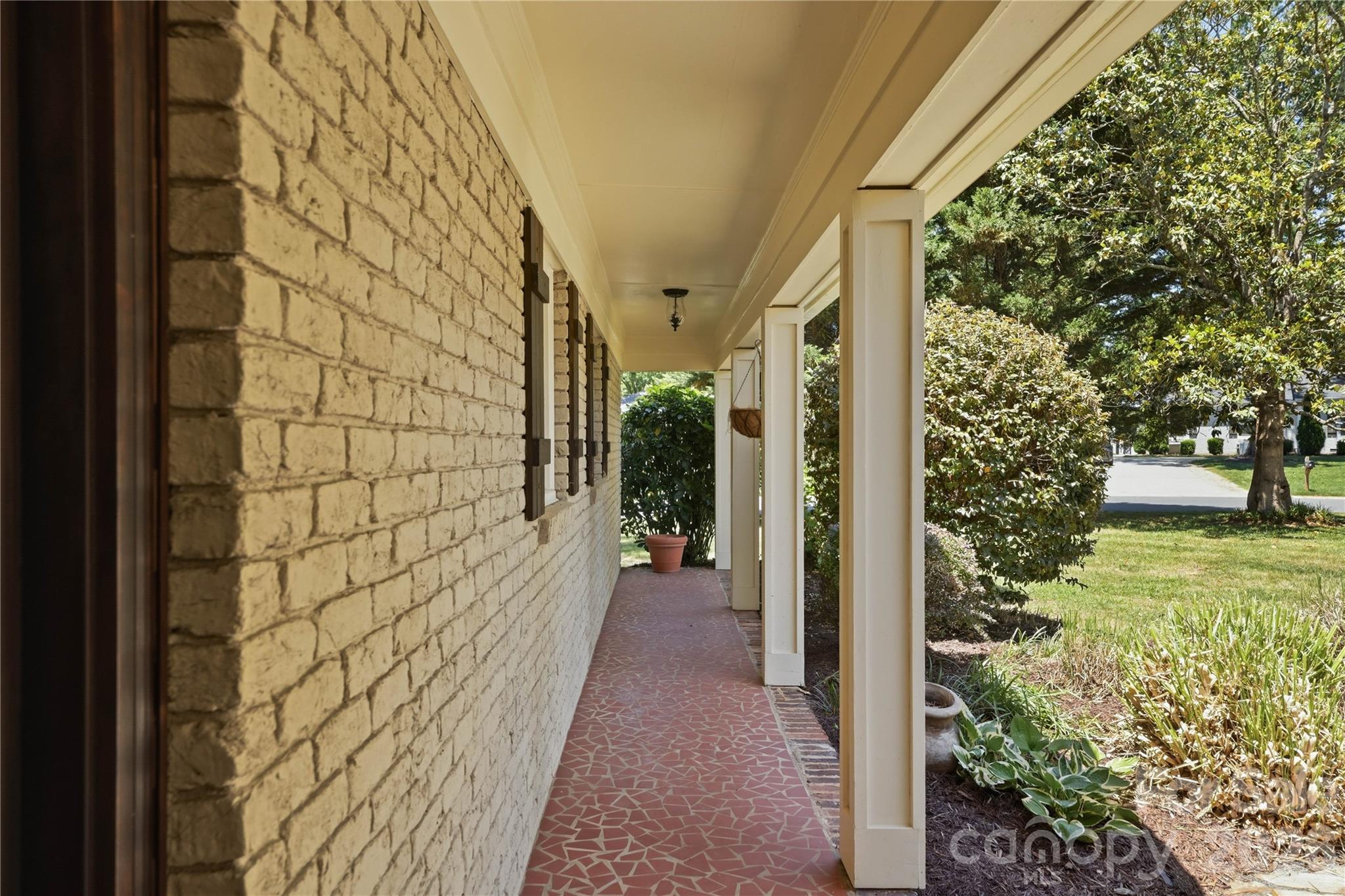 6014 Glenridge Road