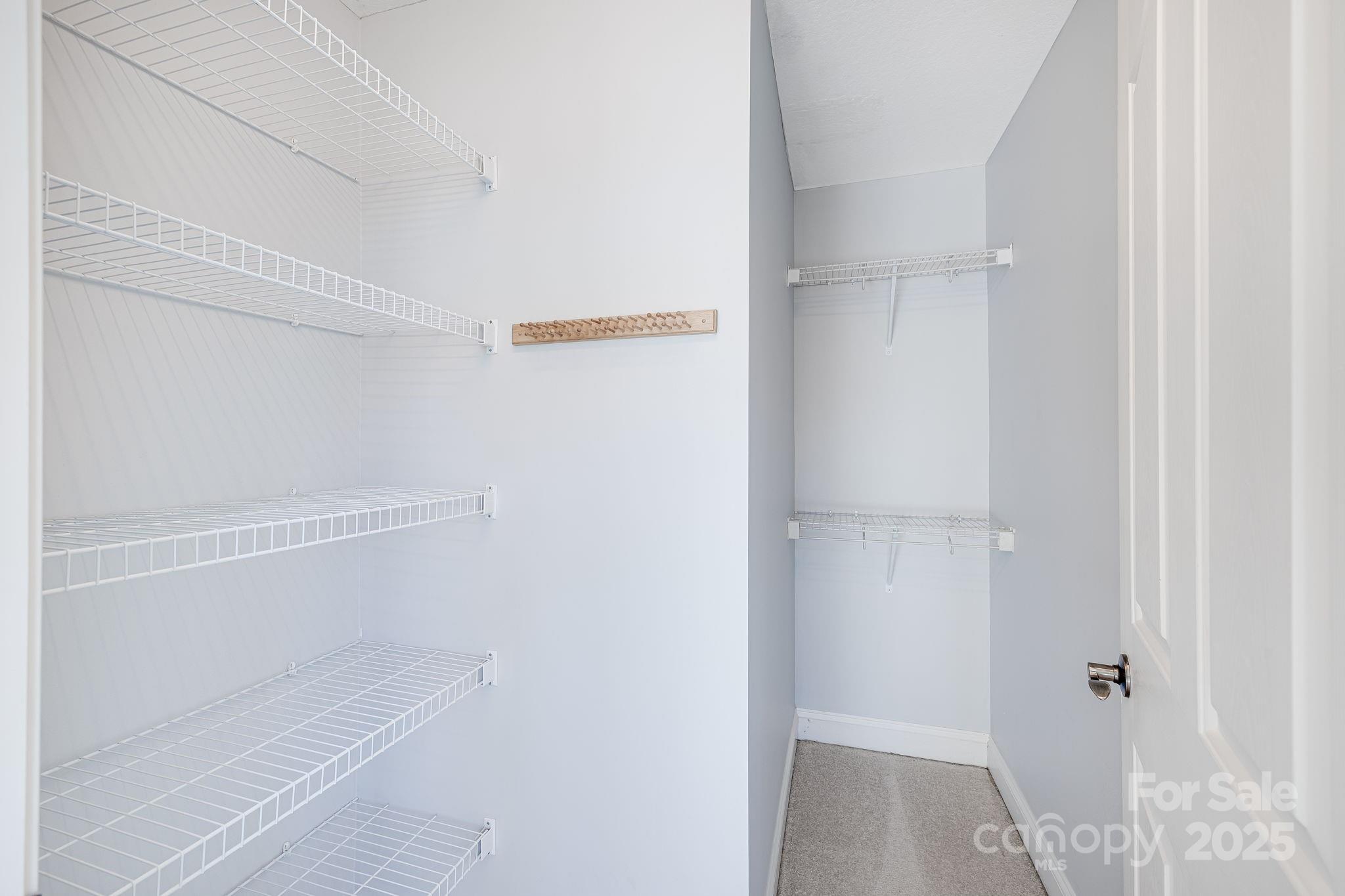 Flat Rock, North Carolina 28731, United States, 2 Bedrooms Bedrooms, ,2 BathroomsBathrooms,Residential,Active,7028