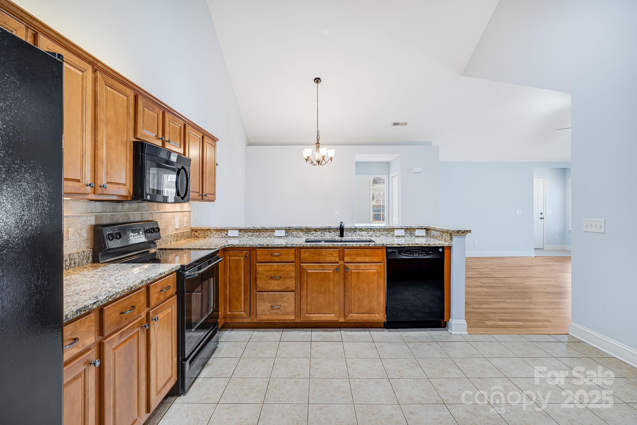 Flat Rock, North Carolina 28731, United States, 2 Bedrooms Bedrooms, ,2 BathroomsBathrooms,Residential,Active,7028