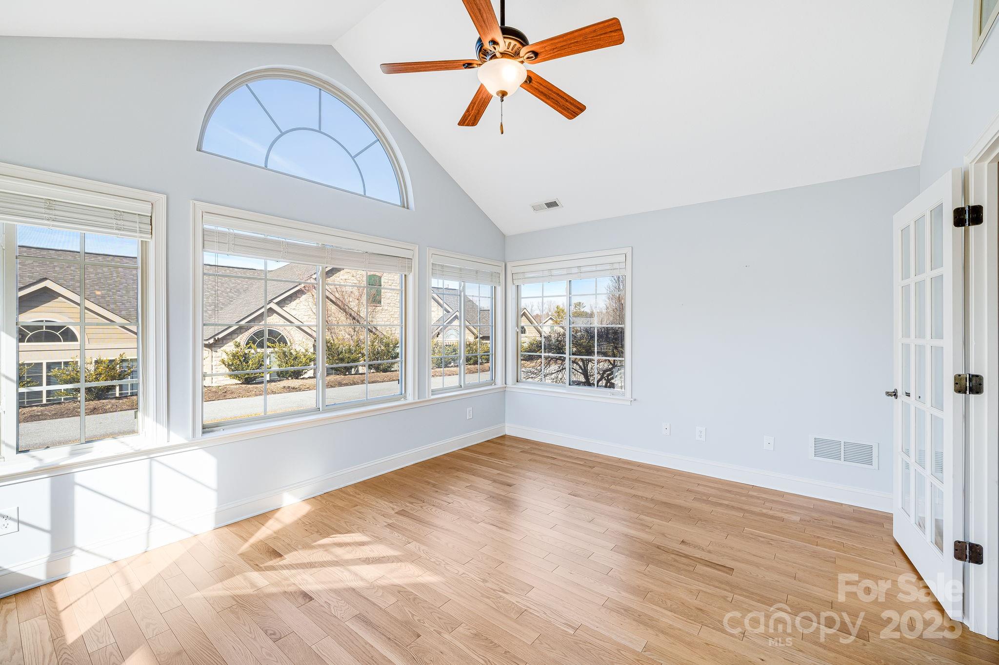 Flat Rock, North Carolina 28731, United States, 2 Bedrooms Bedrooms, ,2 BathroomsBathrooms,Residential,Active,7028