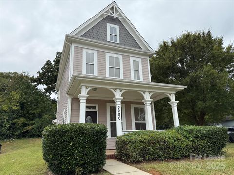 Photo of 3206 Hiram Street, Charlotte, NC 28208 (MLS # 4311874)