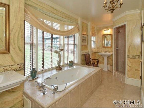 Lake Summit - Residential