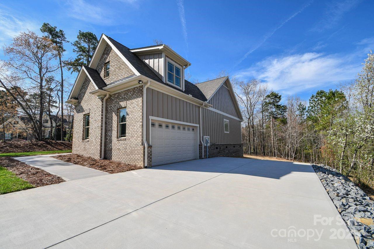 1202 Louise Lane
