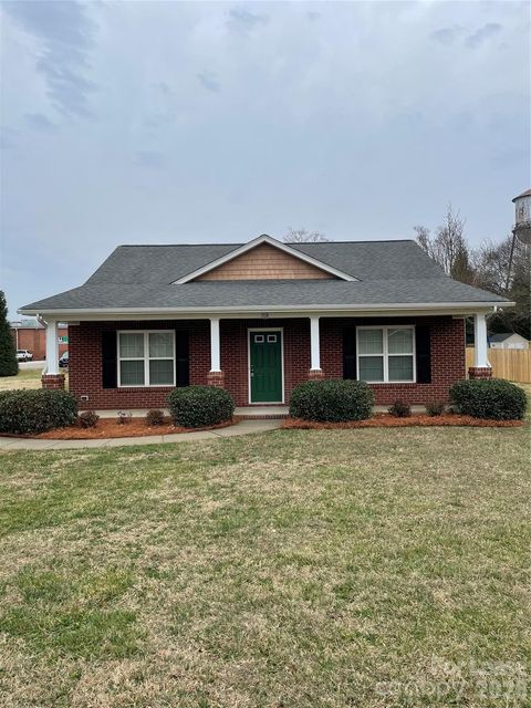 Photo of 708 E Catawba Street, Belmont, NC 28012 (MLS # 4390872)