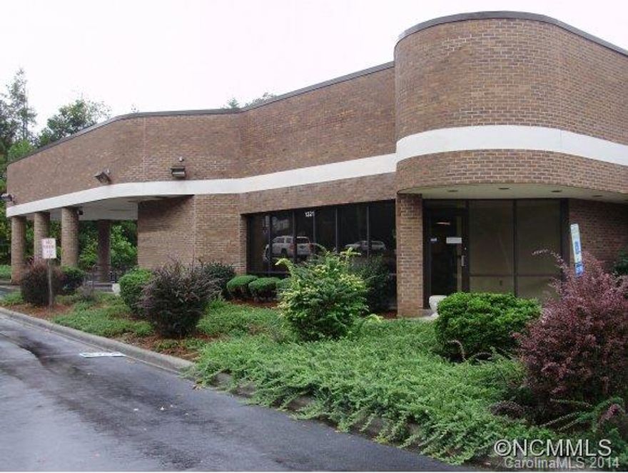 This property has been a former SunTrust Bank so it is perfect for another bank or some other commercial offices.