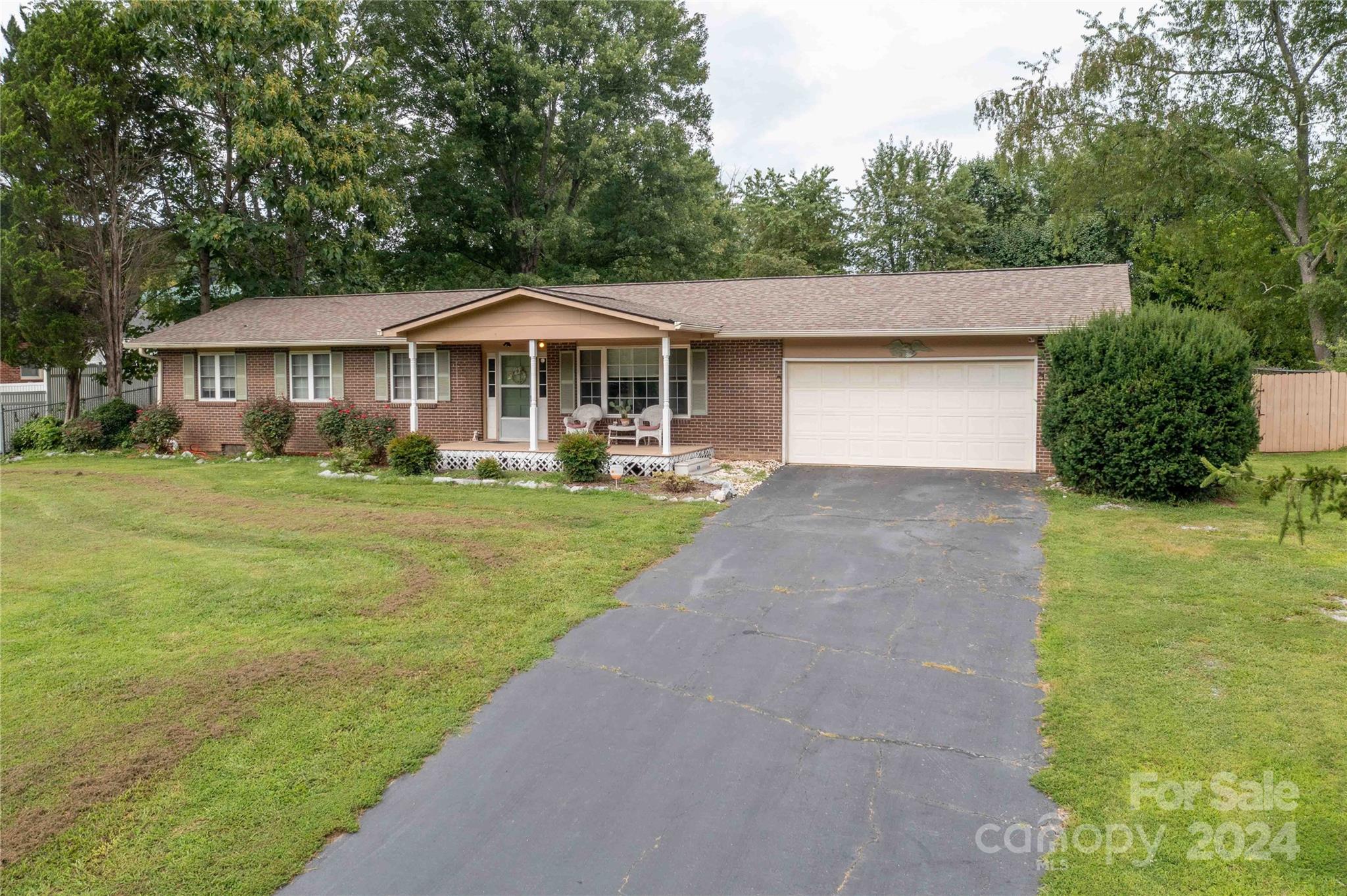 Wynnbrook Manor - Residential