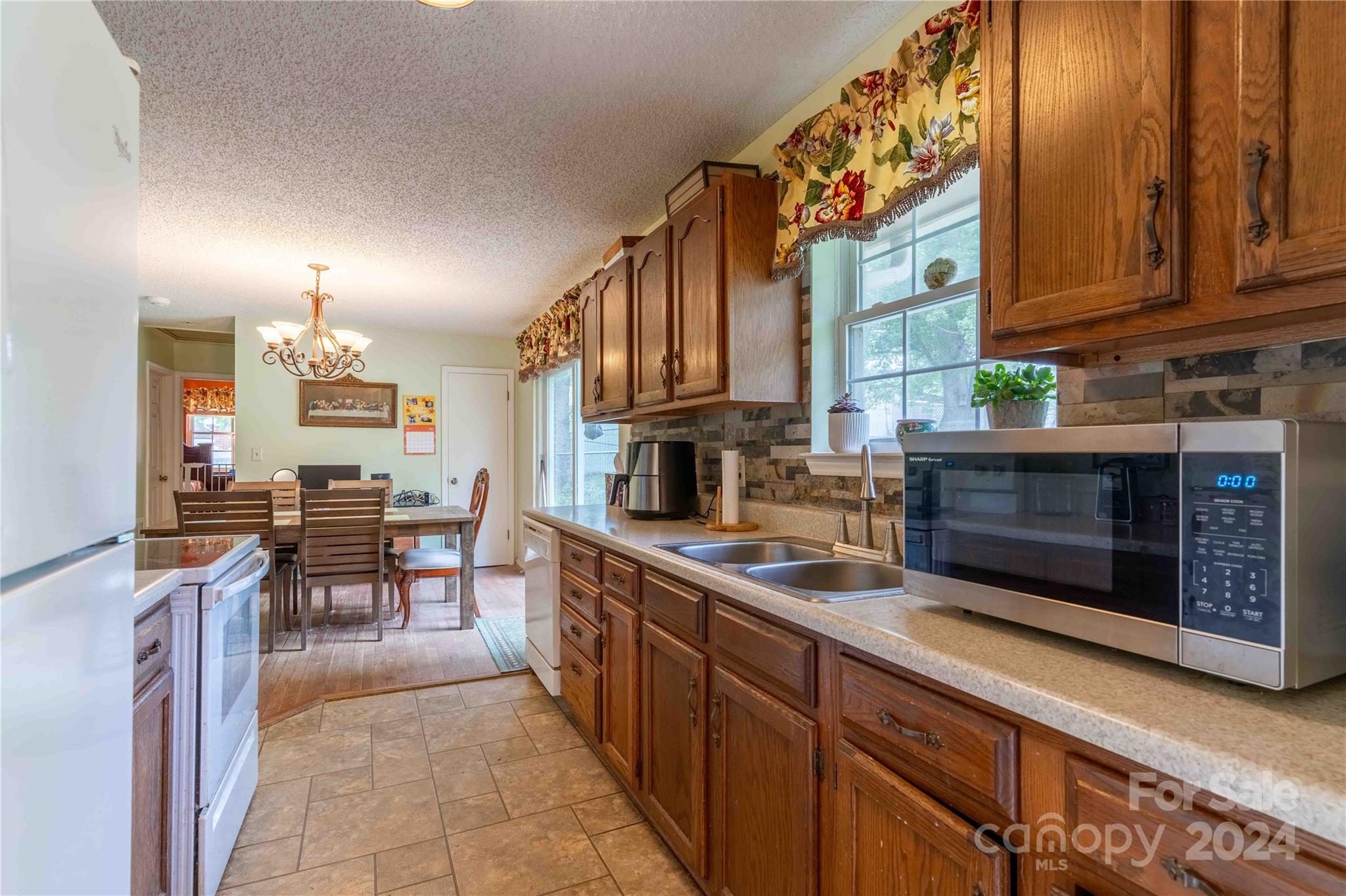 Wynnbrook Manor - Residential