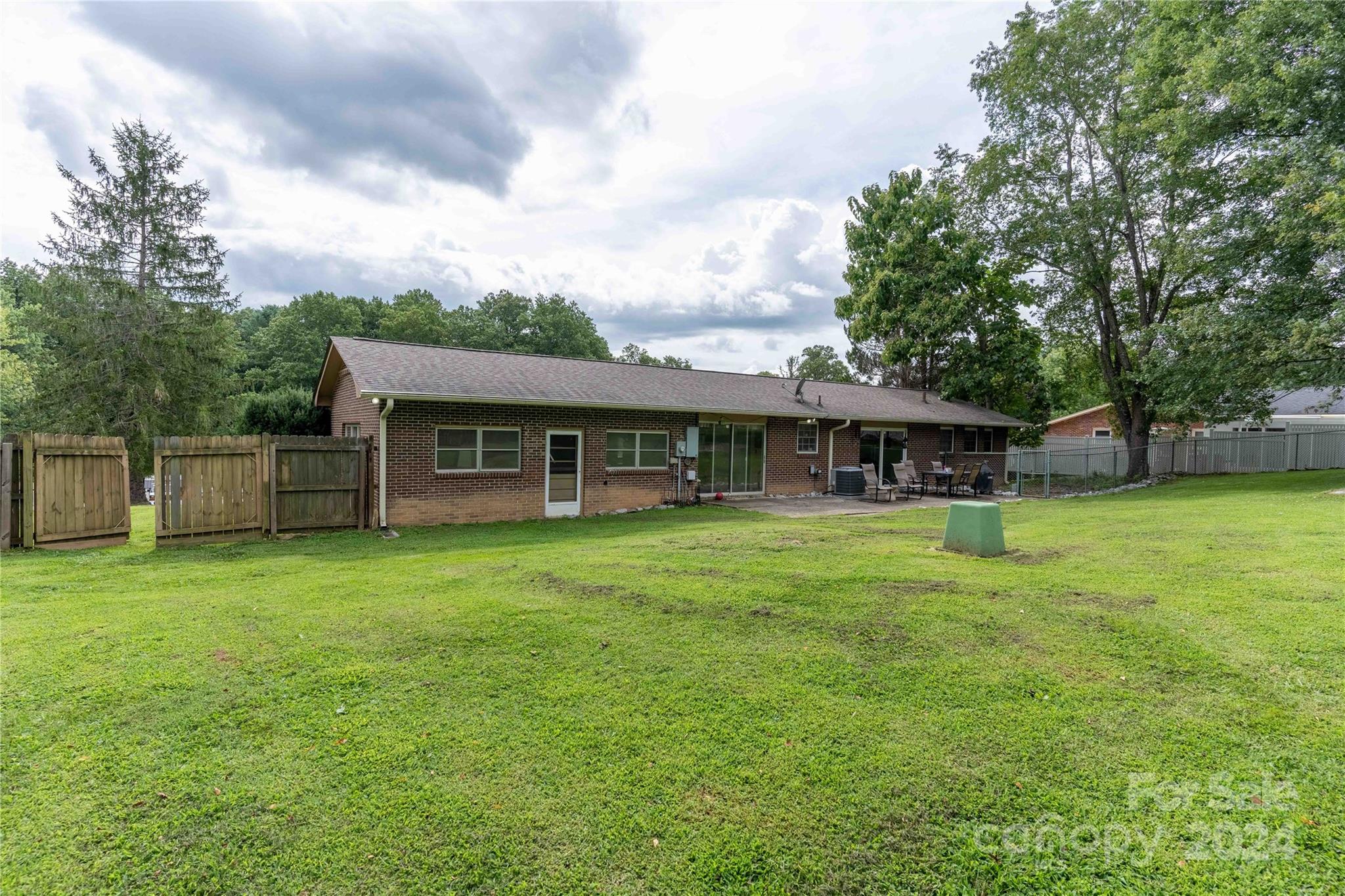 Wynnbrook Manor - Residential