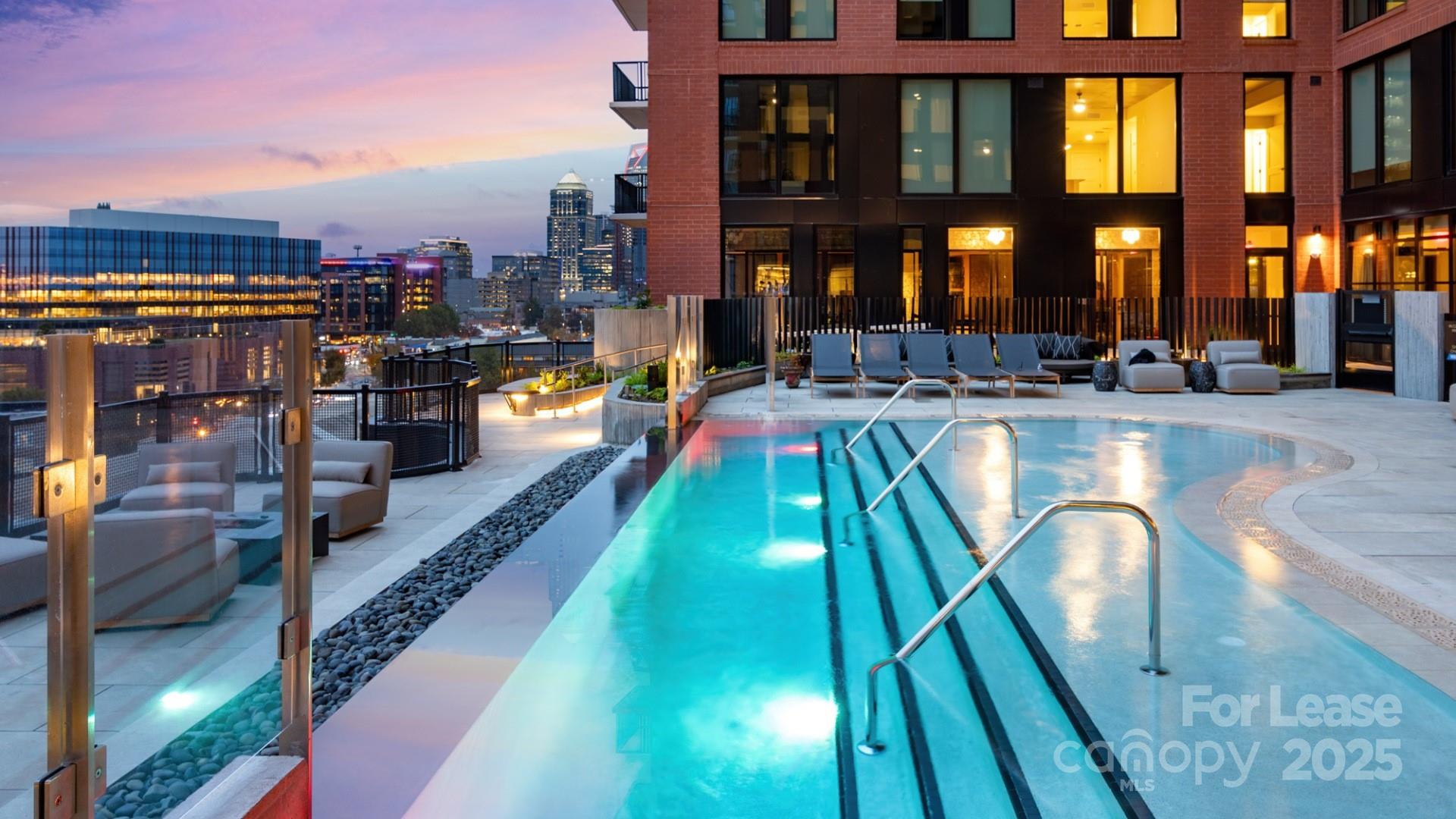 Charlotte, North Carolina 28203, United States, 1 Bedroom Bedrooms, ,1 BathroomBathrooms,Residential,Active,1248