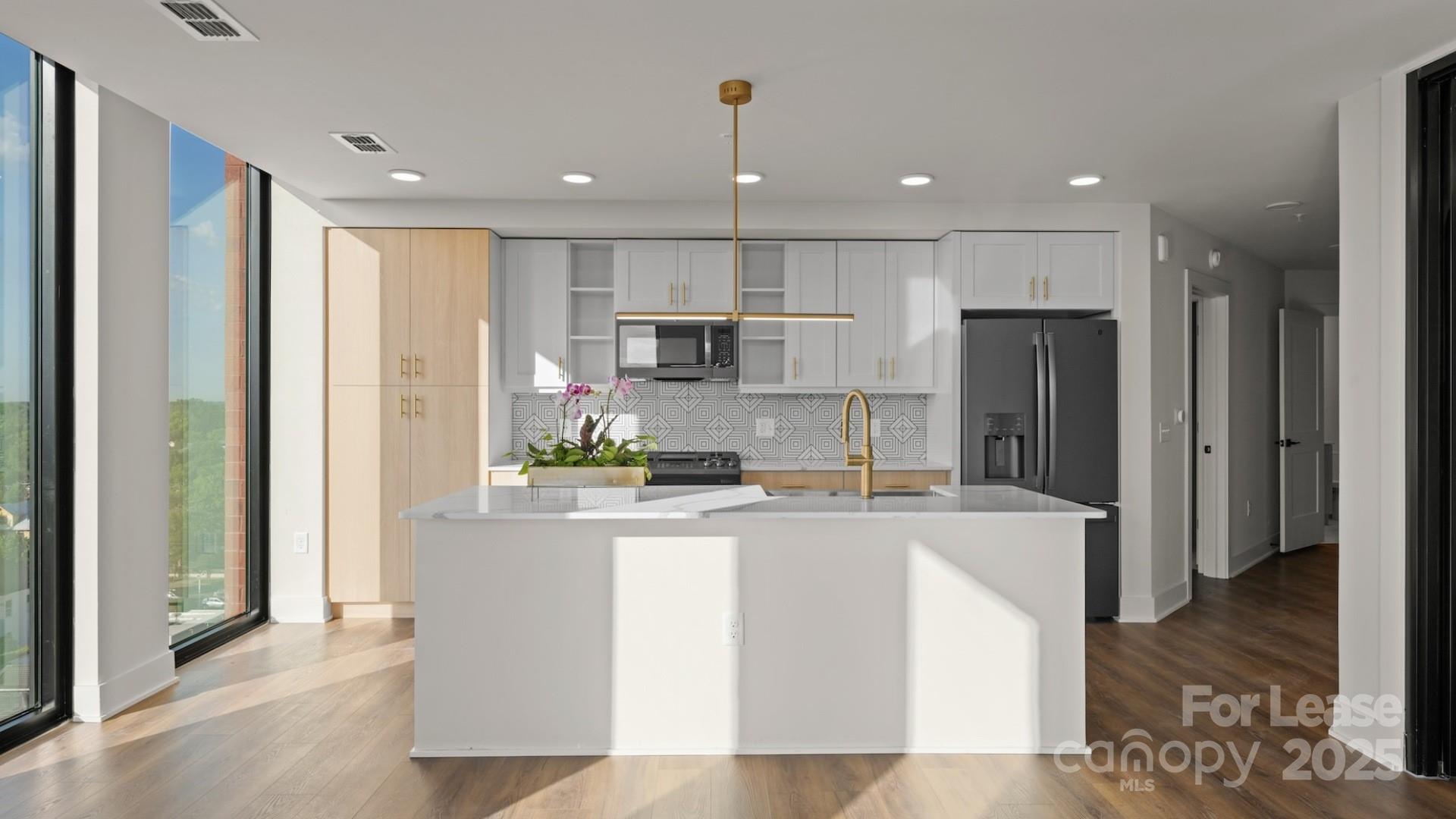 Charlotte, North Carolina 28203, United States, 1 Bedroom Bedrooms, ,1 BathroomBathrooms,Residential,Active,1248