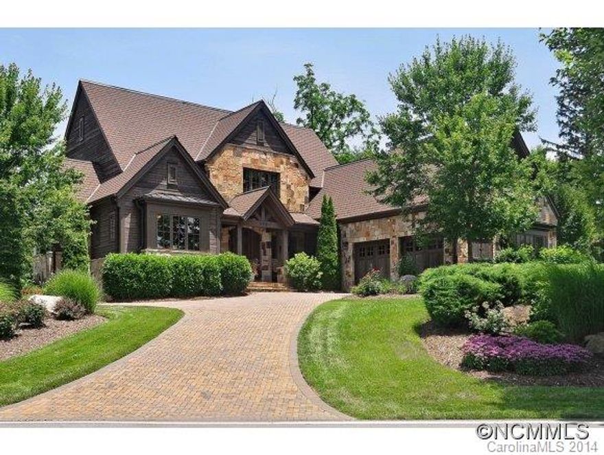 Surround yourself with breathtaking mountain views and of The Cliffs at Walnut Cove's Jack Nicklaus Signature golf course. Beauty and convenience meet in this low maintenance "Meadows" home. Welcoming living area, has vaulted ceilings. The gourmet kitchen, dining and entertaining space are complemented by sliding doors opening to a covered patio with wood burning fireplace and Phantom screens. Spacious guest suites, office/study, and loft area.