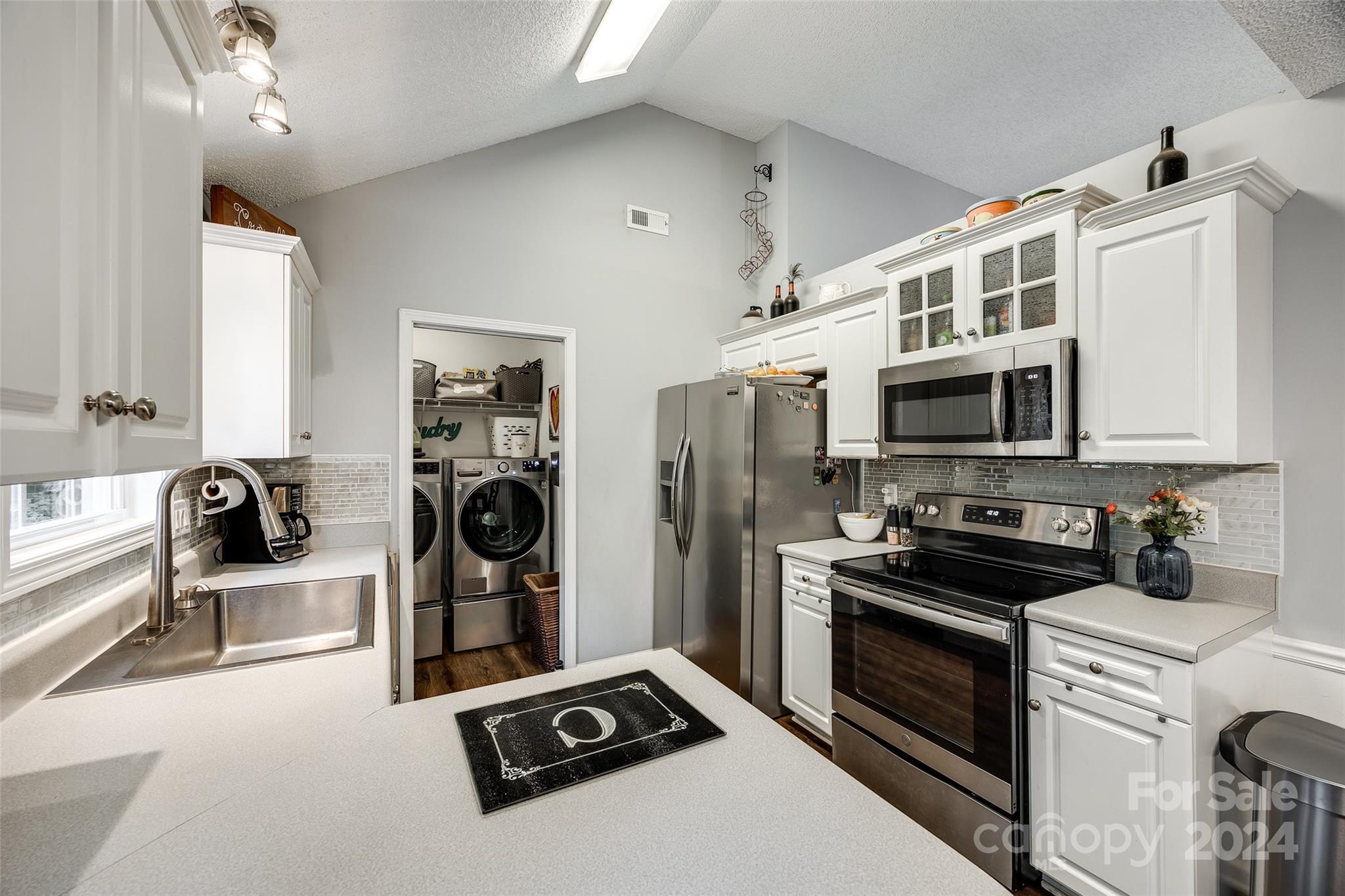 Avery Lake - Residential