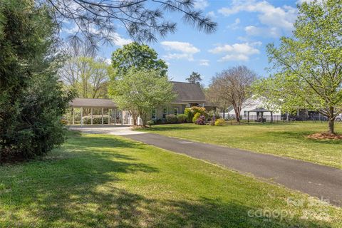 A home in Huntersville