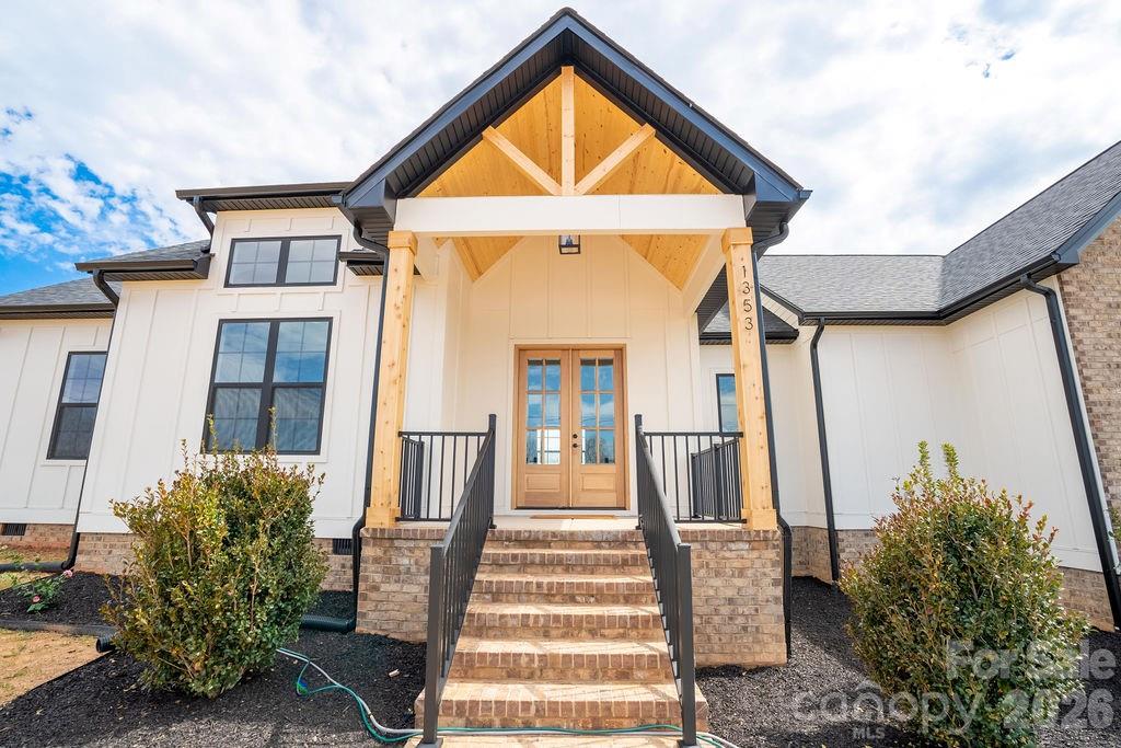 1353 Maple Lee Court