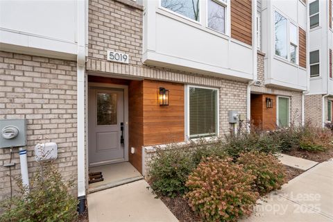 Photo of 5019 York Park Lane, Charlotte, NC 28217 (MLS # 4328092)