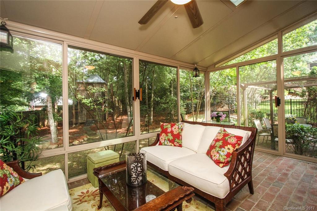 Lynrose Court - Residential