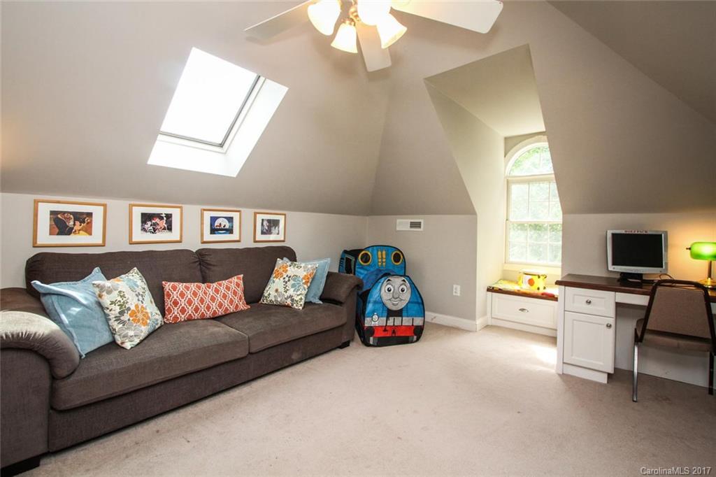 Lynrose Court - Residential