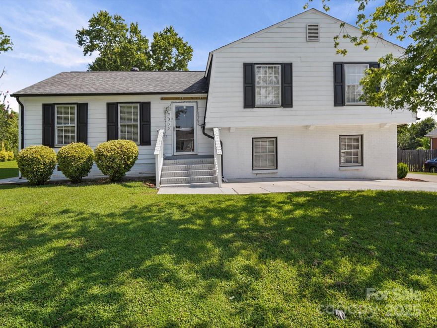 This charming split level home offers just the right mix of space, comfort, and freedom. With 4 bedrooms and 3 full bathrooms, there's room for everyone whether it’s a growing family, visiting guests, or a quiet home office. The layout is open yet cozy, Tucked into a peaceful neighborhood with NO HOA, you can enjoy your home your way. Come take a look you’ll feel right at home the moment you walk in.