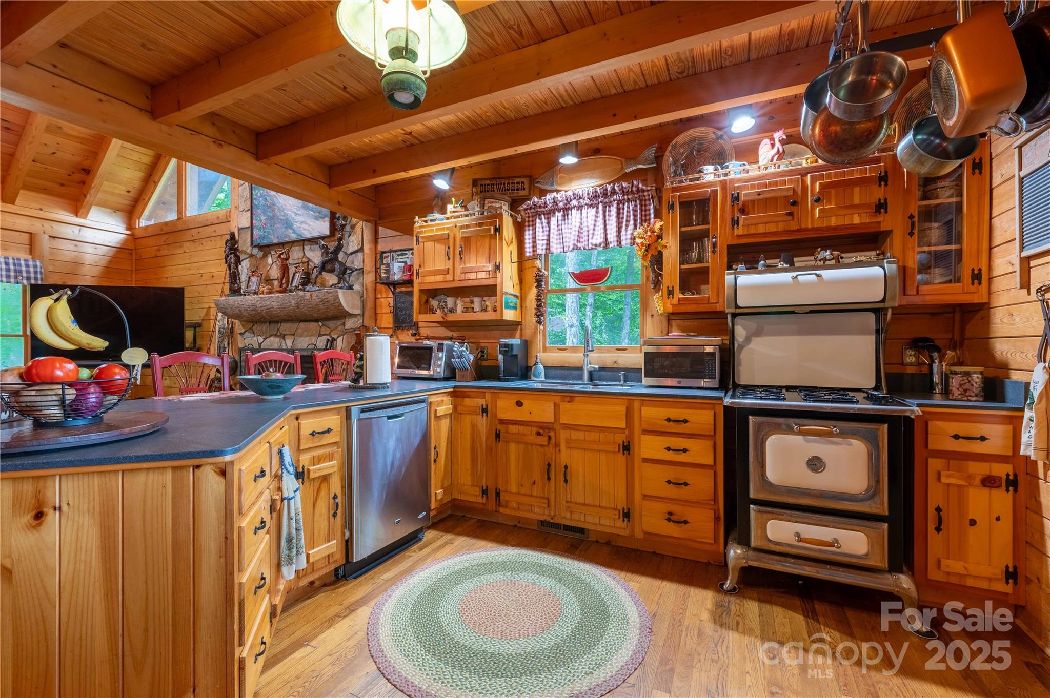 Mount Mitchell Lands - Residential