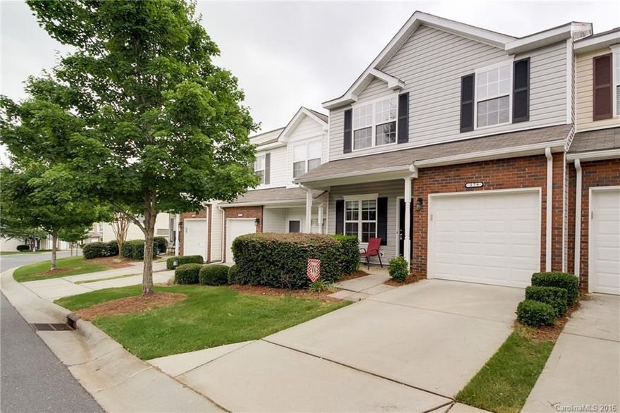 This well appointed townhome is located in the desirable Cascades neighborhood.  It's just minutes minutes from
I-77, Riverwalk, Ann Springs Greenway, and Baxter Village.  The property offers spacious living areas that include a gas fireplace, loft area, a study off the master suite which makes an ideal office area! Open concept floor plan.   Home has just been updated with new carpet and paint!  Remaining carpet will be replaced ASAP to match previously replaced carpet throughout! Must See!!
