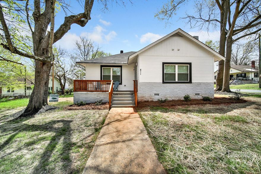 You must see this beautifully renovated 2 bed, 2 bath home! Excellent open floor plan. Luxury light and fan fixtures throughout, gorgeous tiling in the bathrooms, exquisite cabinetry in the kitchen and bathrooms, and stainless steel appliances. Make doing laundry easy and fun in the cute laundry/mud room and relax in the great room next to the high-tech fireplace. The pictures are all staged. Showings scheduled for approved applicants only.