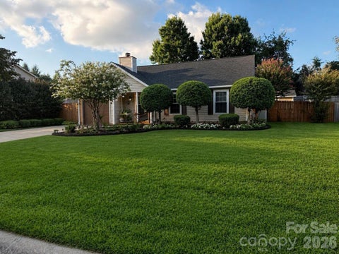 Photo of 16522 Glenfurness Drive, Huntersville, NC 28078 (MLS # 4419979)