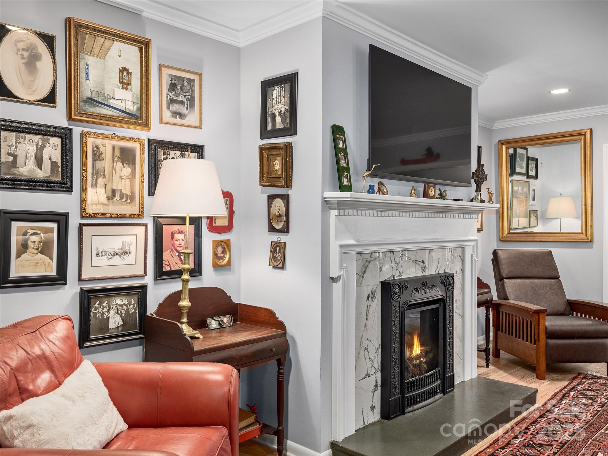 521 Crowfields Lane
