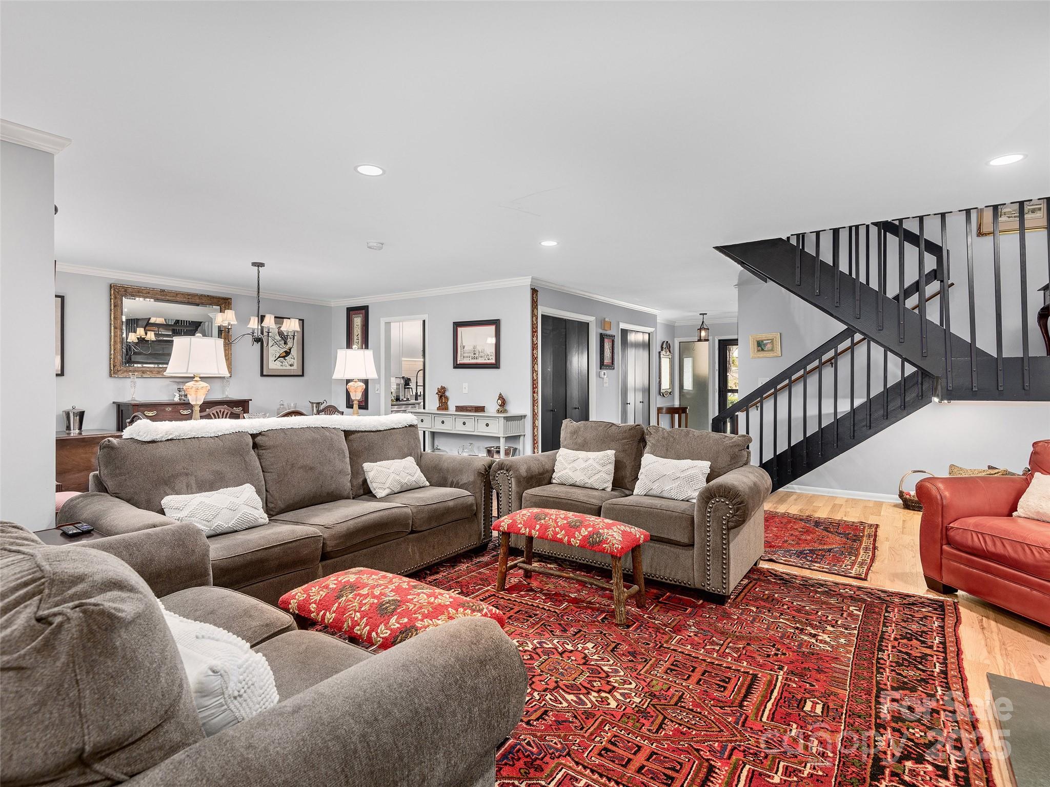 521 Crowfields Lane