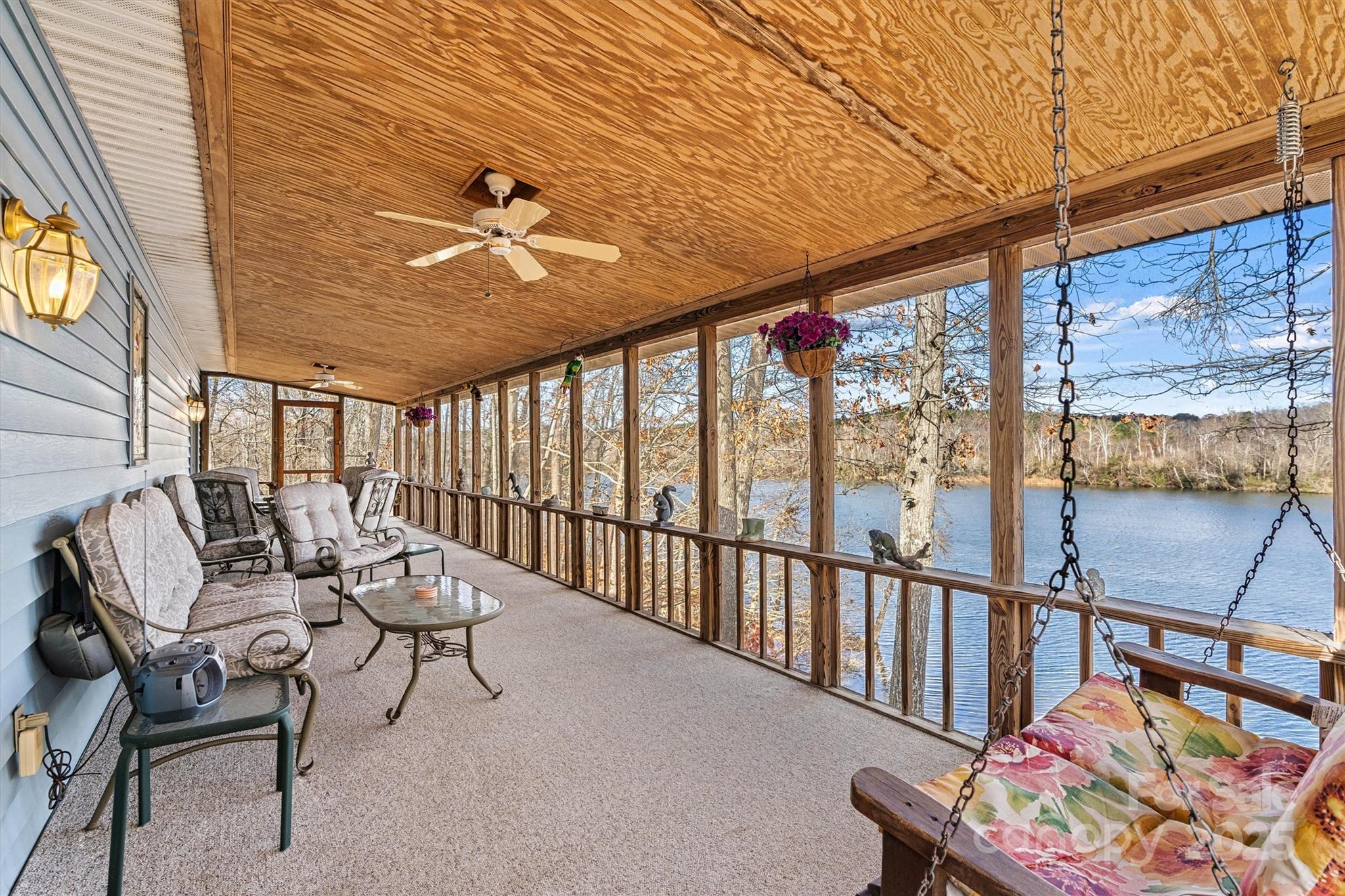 6072 Lookout Heights Drive