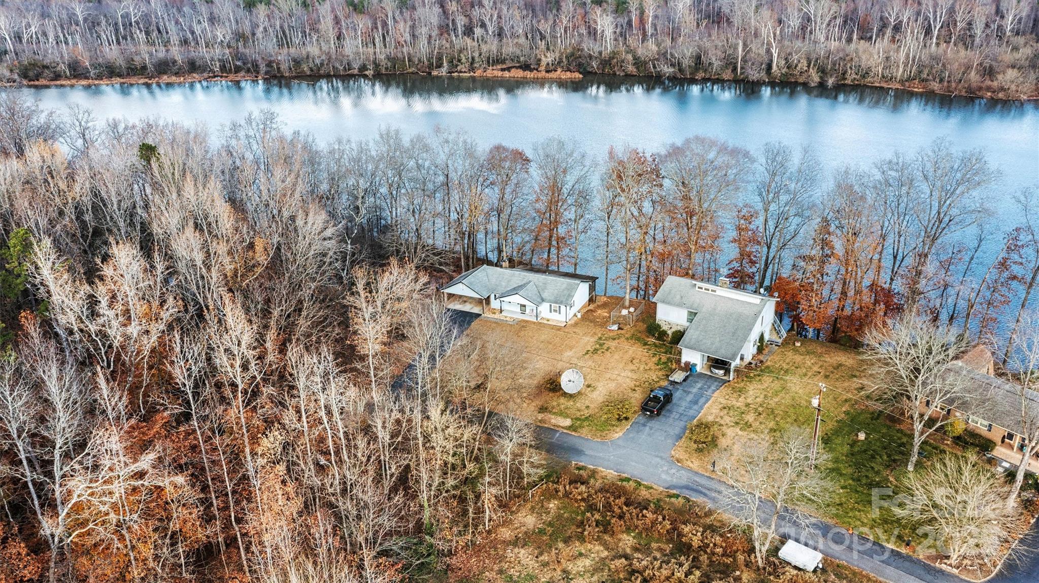 6072 Lookout Heights Drive