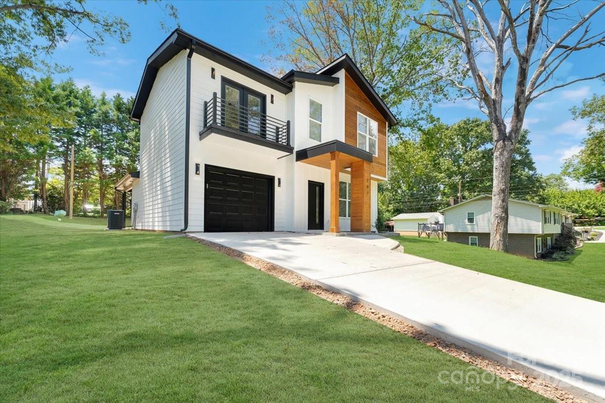 207 W Gaston Avenue