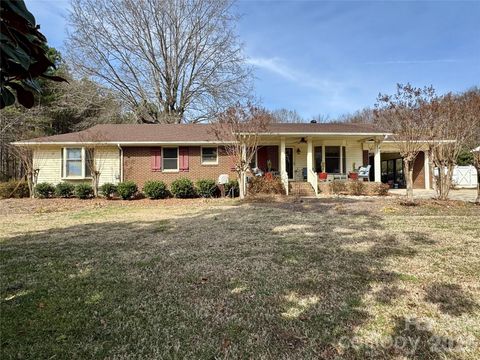 Photo of 1668 Old Charlotte Road, Concord, NC 28027 (MLS # 4347217)