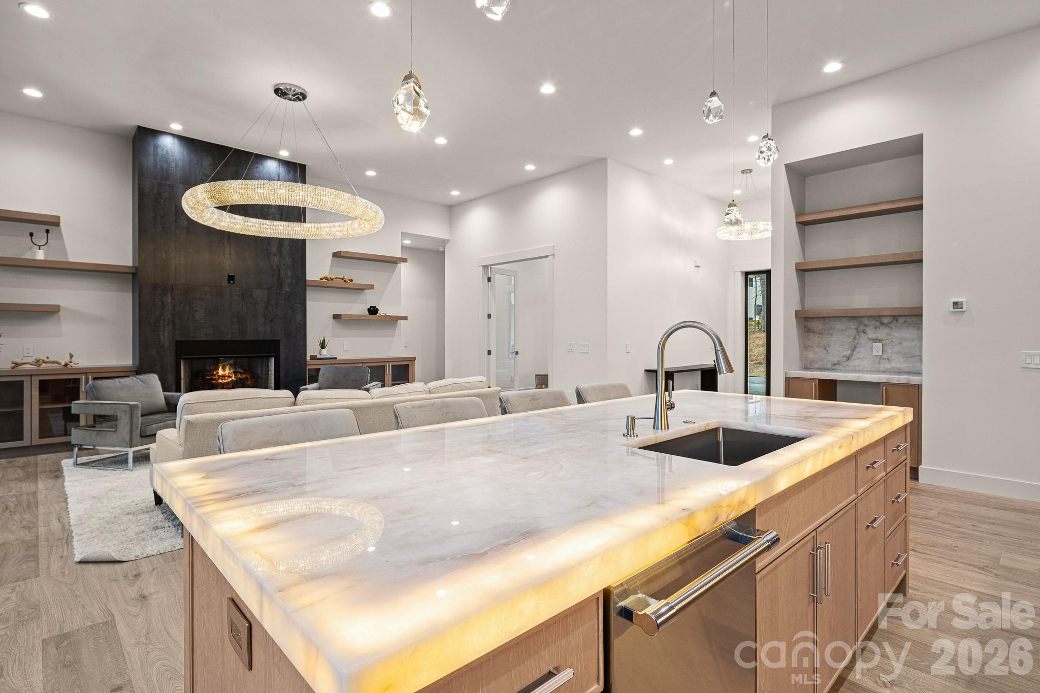 Horse Shoe Cove - Residential