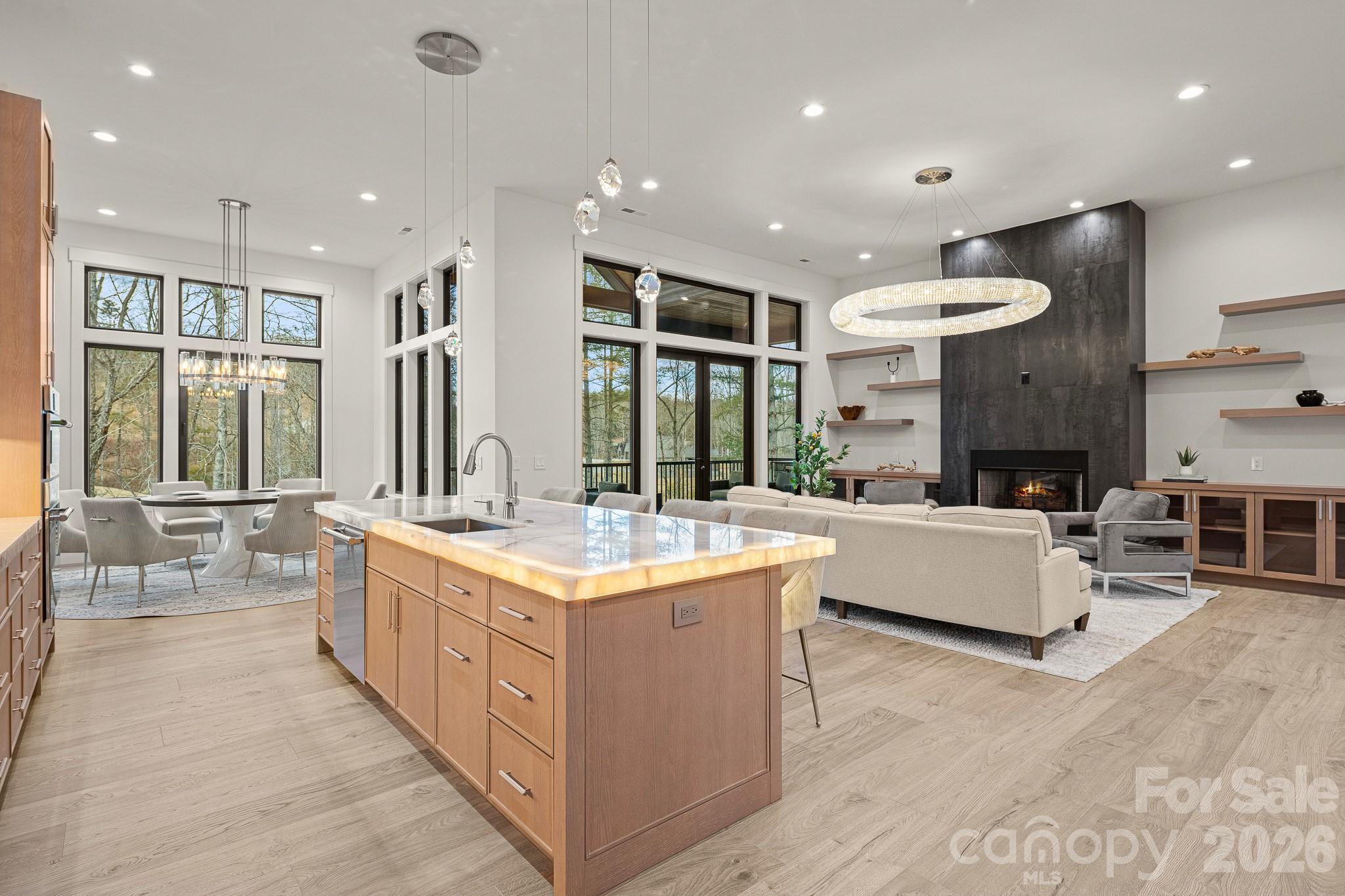 Horse Shoe Cove - Residential