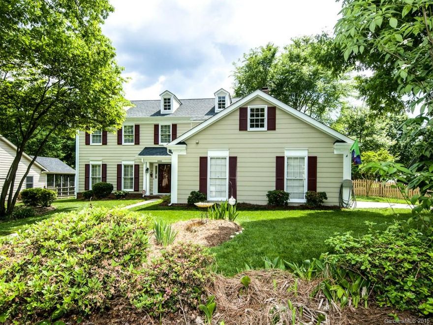 Updated Beautiful 2 stry home w/wonderful flrpln, fenced yrd, deck & side load garage on gorgeous corner lot. Kit w/granite & SS appls open to Brkfast w/bay windw & Great Rm. Mud rm entry from 2 car gar. Mastr suite w/vaulted ceiling. Renvatd Mastr bth w/ceramic tile, granite, sep tub & framelss glass shower w/bench. Laminate wood flooring & plantation shuttrs. Kitchen opens to deck overlooking Amazing yrd with gorgeous landscpng. HVAC 2013, Arch Roof 2004. Fantastic Nghbrhd w/pool & tennis club