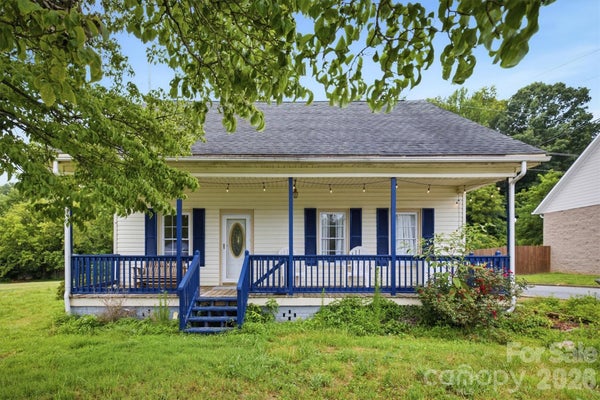 302 CATAWBA AVE, HICKORY, NC 28601 - Image a09e5f34c0cceea79890652ead2de3fe/957245185