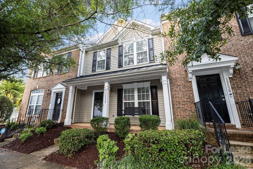 Unbeatable South Charlotte Location. 2-story townhome in the sought-after Blakeney Greens Community across from Blakeney Shopping Center featuring Target, Home Goods, Banana Republic, and TONS of other shopping and dining options. Well-maintained home with fresh paint throughout and an open lower-level floor plan.  Beautiful chefs' kitchen with granite countertops, stainless steel appliances, and gleaming hardwoods open to a roomy living room with new plush carpeting.
All bedrooms located on the 2nd level with large dedicated full bathrooms.  Primary bedroom amenities include a vaulted ceiling, walk-in closets, and roomy square footage.
Additional property conveniences to note- outdoor community swimming pool, landscaping, and water included with the rent price.
Schedule your home tour today!
