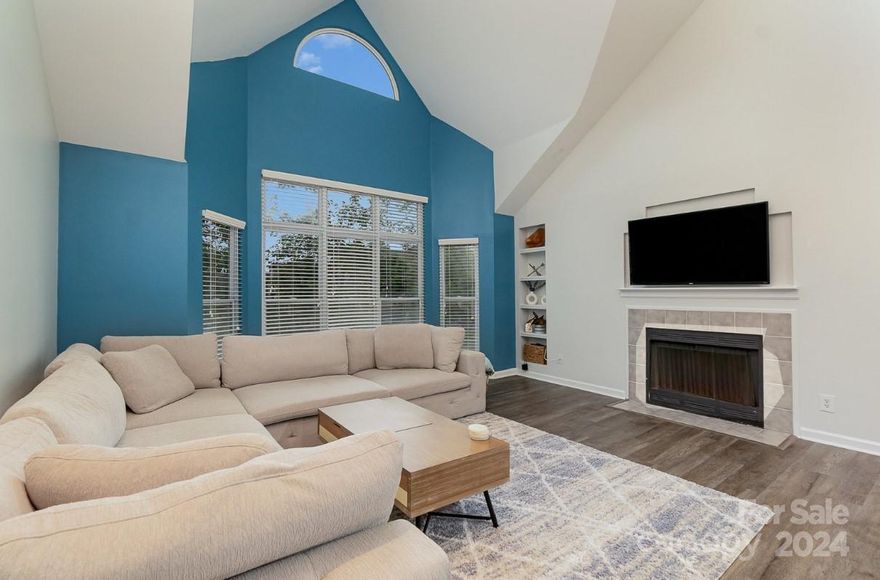 Experience living in Uptown Charlotte! Discover an exceptional unit located on the third floor, nestled in the vibrant Fourth Ward. Conveniently located near Optimist Hall, Mint Museum, NASCAR Hall Of Fame, Bank of America Stadium, and so much more. Embrace the allure of uptown living and explore everything it has to offer. This condo features an open layout, fireplace, carport, and so much more. Come schedule your showing today!