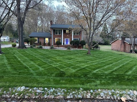 Photo of 6070 Ferncliff Drive, Concord, NC 28027 (MLS # 4371850)