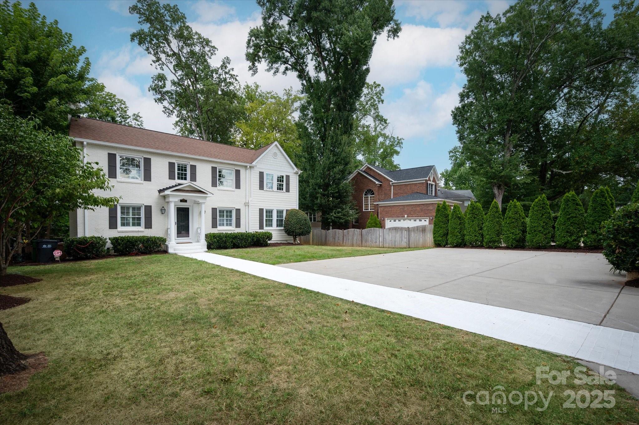 1305 Lilac Road
