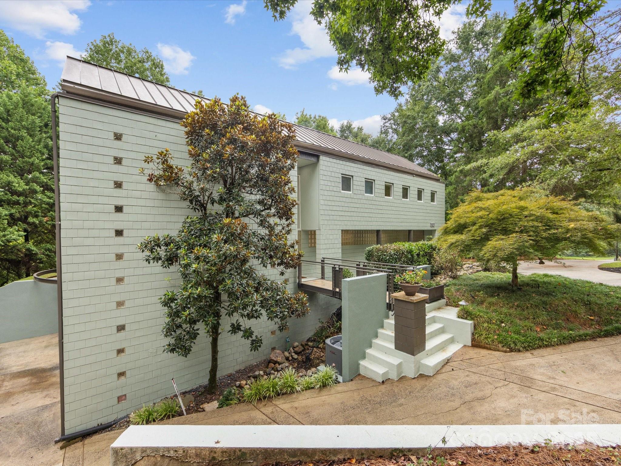 1227 Jules Court