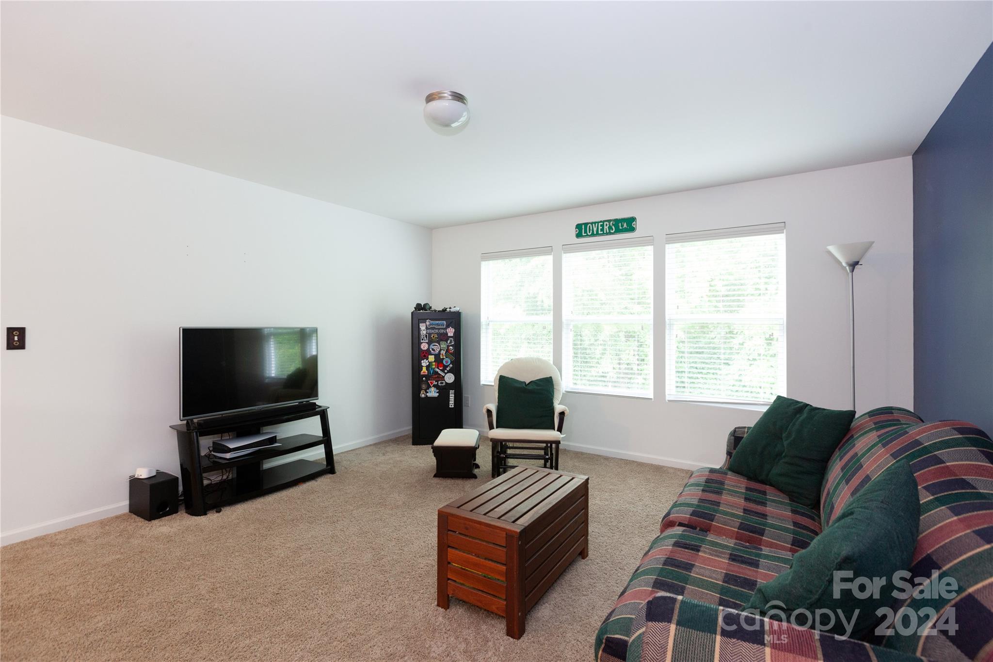 Ellis Pond - Residential